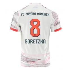 Bayern Munich Leon Goretzka #8 Bortatröja 2025-26 Kortärmad