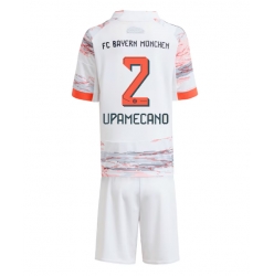 Fotbollsset Barn Bayern Munich Dayot Upamecano #2 Bortatröja 2025-26 Mini-Kit Kortärmad (+ korta byxor)