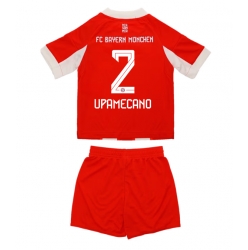 Fotbollsset Barn Bayern Munich Dayot Upamecano #2 Hemmatröja 2025-26 Mini-Kit Kortärmad (+ korta byxor)