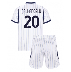 Fotbollsset Barn Inter Milan Hakan Calhanoglu #20 Bortatröja 2026-27 Mini-Kit Kortärmad (+ korta byxor)