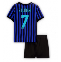 Fotbollsset Barn Inter Milan Piotr Zielinski #7 Hemmatröja 2025-26 Mini-Kit Kortärmad (+ korta byxor)