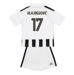 Fotbollsset Barn Juventus Kerim Alajbegovic #17 Hemmatröja 2026-27 Mini-Kit Kortärmad (+ korta byxor)