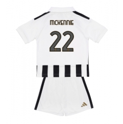 Fotbollsset Barn Juventus Weston McKennie #22 Hemmatröja 2026-27 Mini-Kit Kortärmad (+ korta byxor)