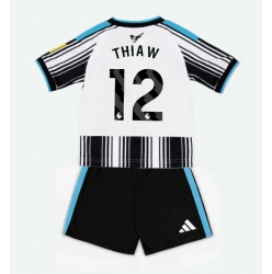 Fotbollsset Barn Newcastle United Malick Thiaw #12 Hemmatröja 2026-27 Mini-Kit Kortärmad (+ korta byxor)