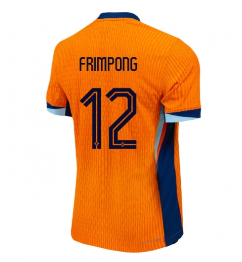 Nederländerna Jeremie Frimpong #12 Hemmatröja EM 2024 Kortärmad Nederländerna Jeremie Frimpong #12 Hemmatröja EM 2024 Kortärmad
